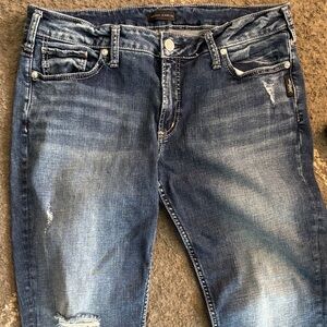 Silver Jeans Distressed Blue worn look capris